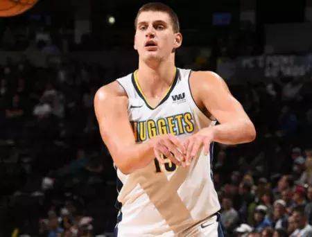 赛中表现稳 赛中表现稳